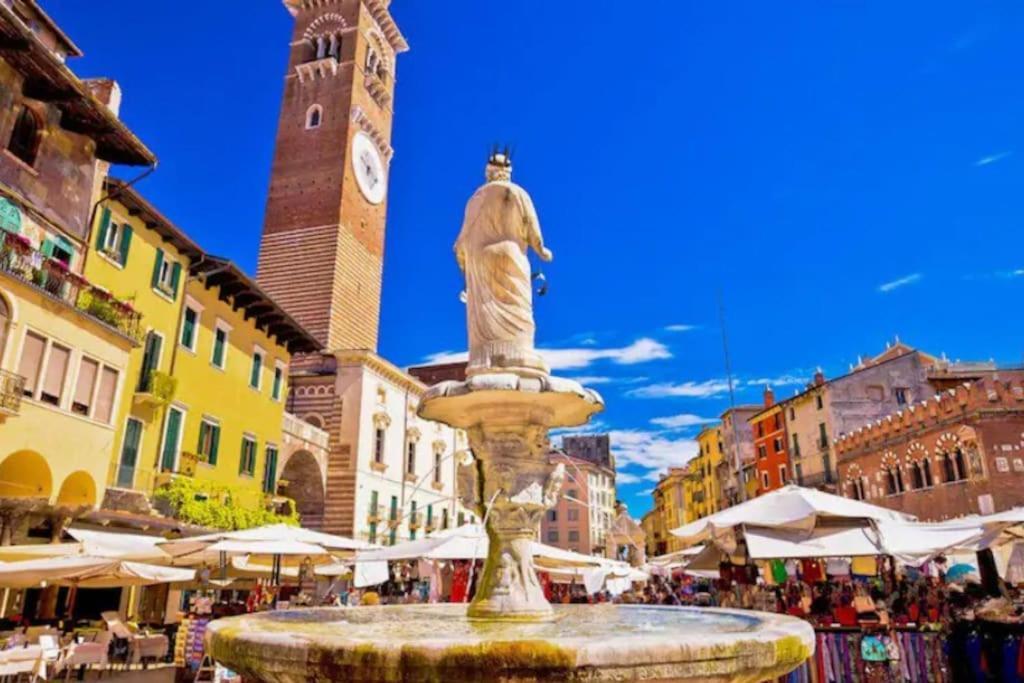 Il Cuscino Di Giulietta - 2 Min From Arena Apartment Verona Bagian luar foto